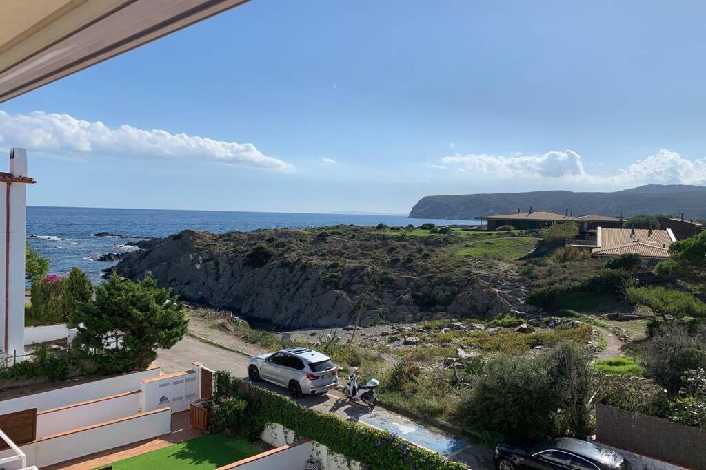Beachfront Duplex With Terrace And Sea Views - Cadaqués Extérieur photo