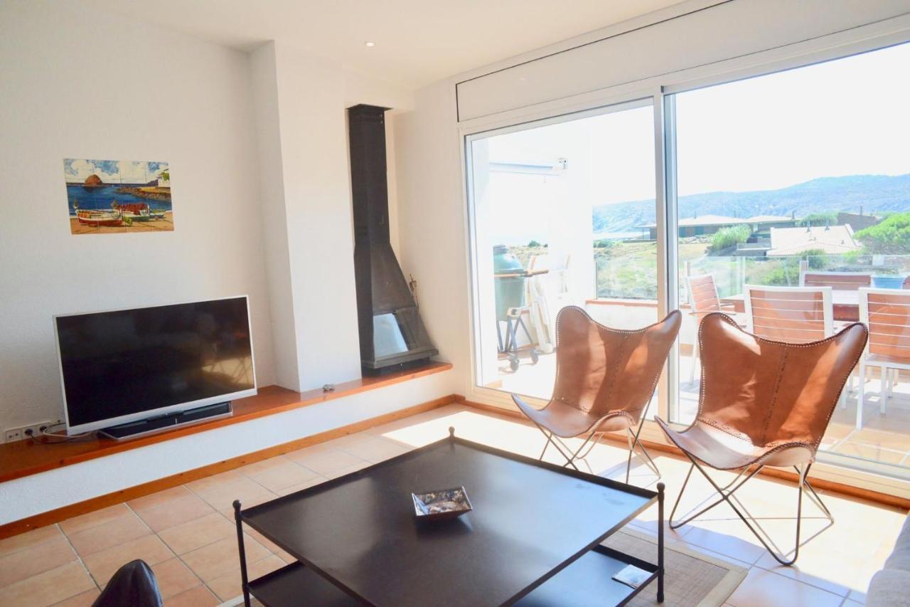 Beachfront Duplex With Terrace And Sea Views - Cadaqués Extérieur photo