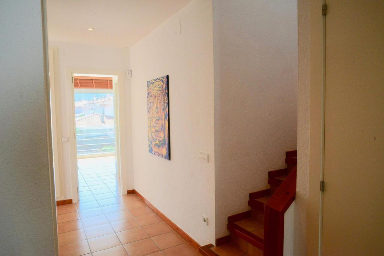 Beachfront Duplex With Terrace And Sea Views - Cadaqués Extérieur photo