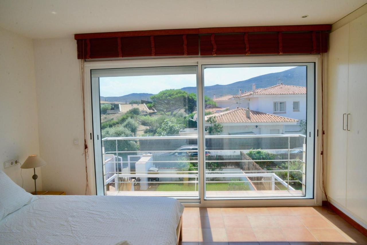 Beachfront Duplex With Terrace And Sea Views - Cadaqués Extérieur photo