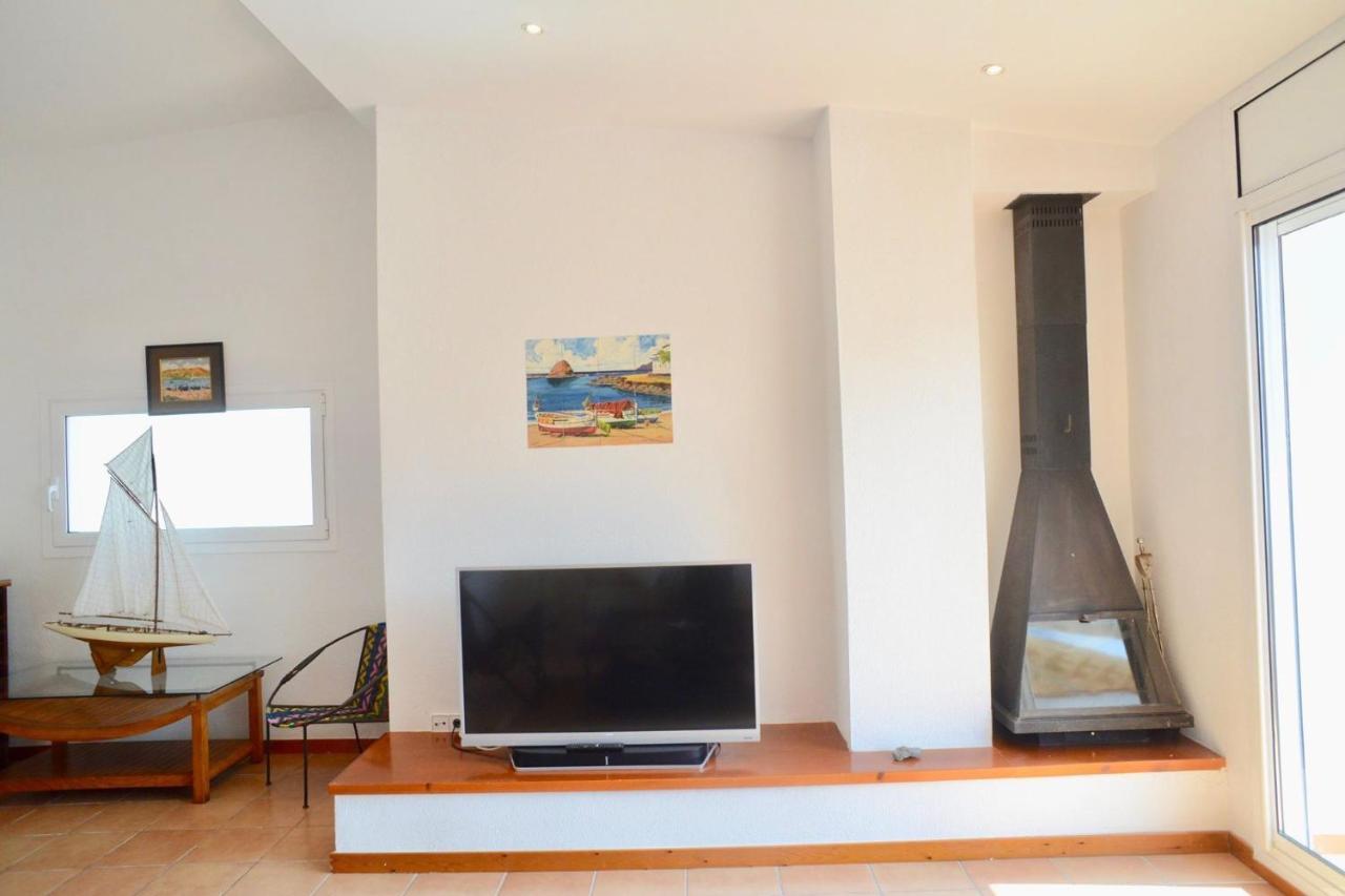 Beachfront Duplex With Terrace And Sea Views - Cadaqués Extérieur photo