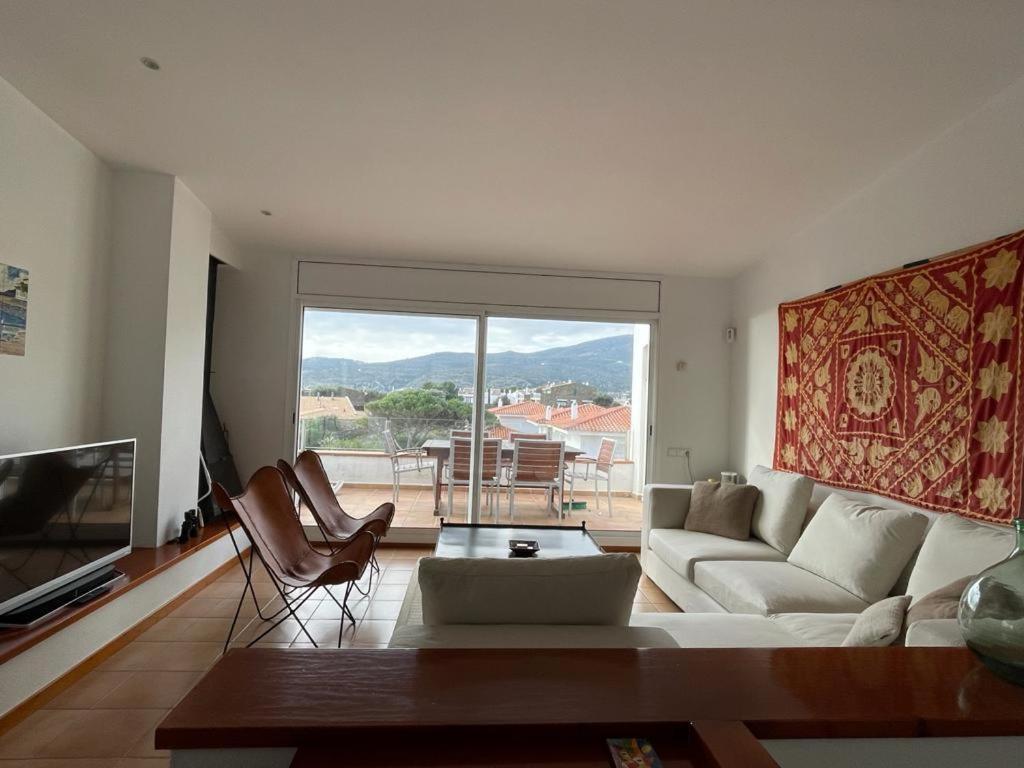 Beachfront Duplex With Terrace And Sea Views - Cadaqués Extérieur photo